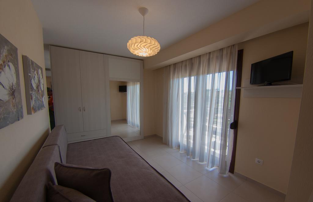 Ianthi Maisonettes Nea Roda Exteriör bild